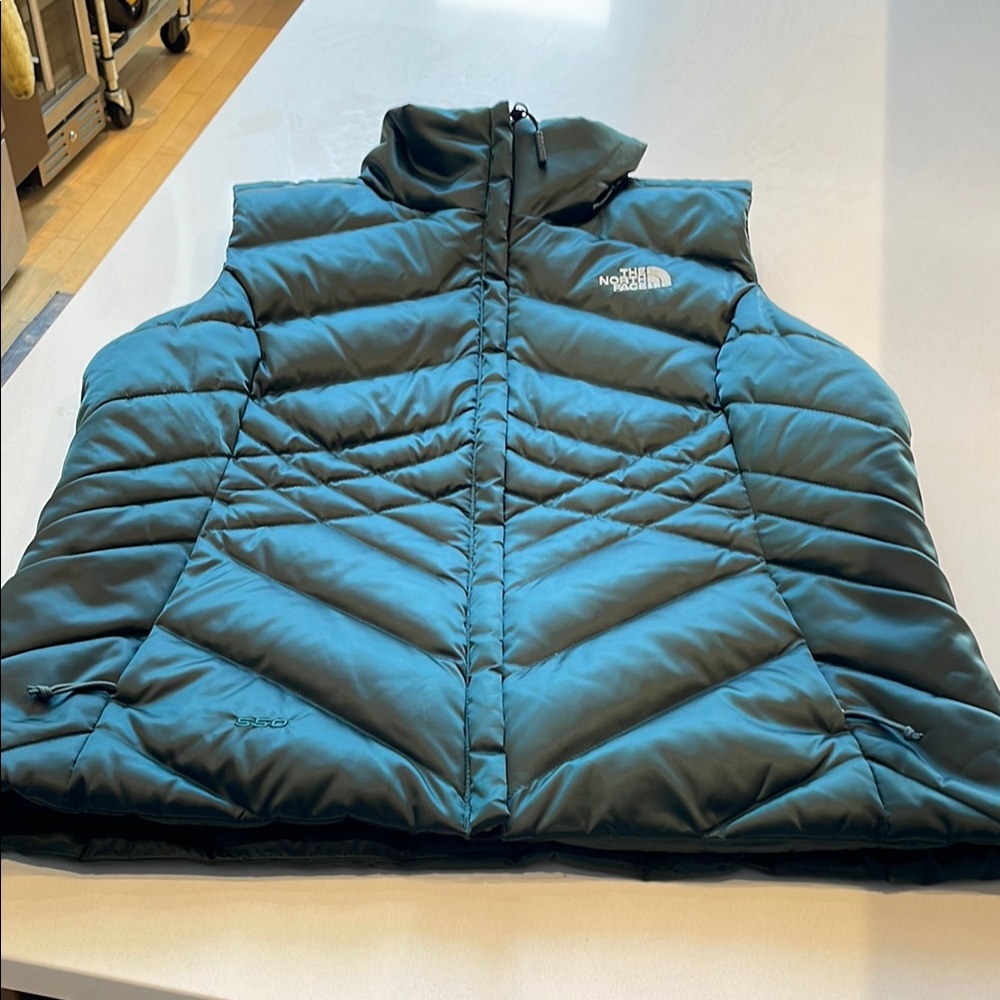 The North Face NWOT Puffer Vest, Emerald Green, Woman’s, 550 Down Fill, Size L - Picture 8 of 13